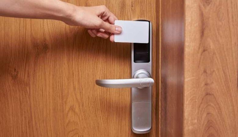 khóa thẻ từ khóa gì - lợi ích của khóa